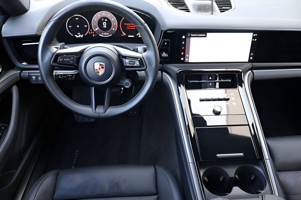 Used 2024 Porsche Panamera RWD image 14
