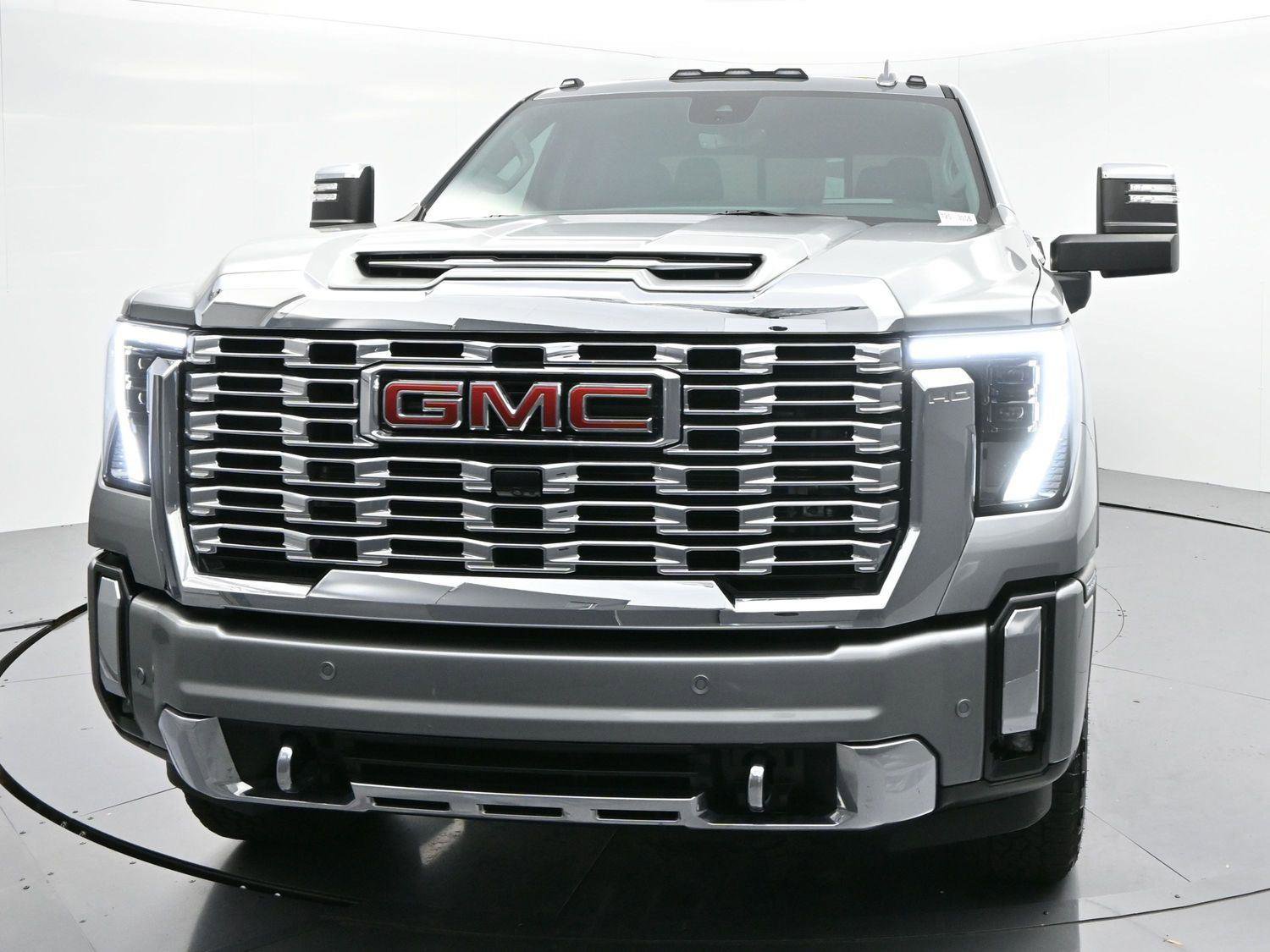 Used 2024 GMC Sierra 2500 Denali w/ Denali Reserve Package image 3