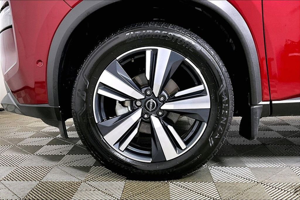 Used 2023 Nissan Rogue SL w/ SL Premium Package image 8