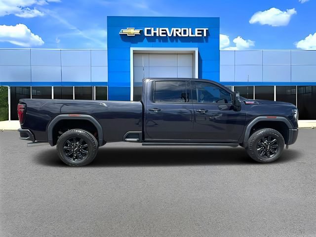 Used 2024 GMC Sierra 3500 AT4 w/ AT4 Premium Plus Package AWD/4WD image 2