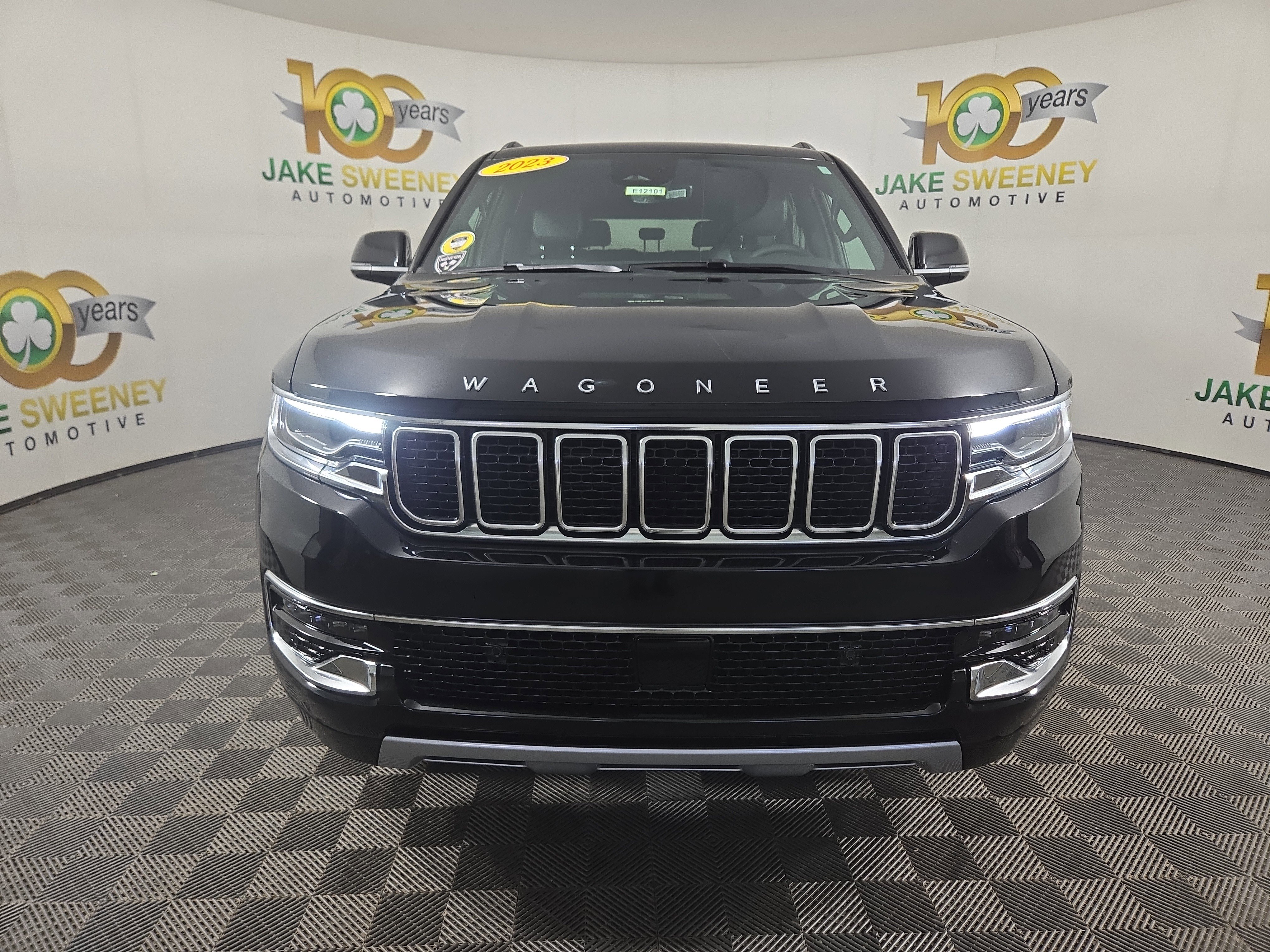 Used 2023 Jeep Wagoneer L Series II w/ Premium Group I image 3