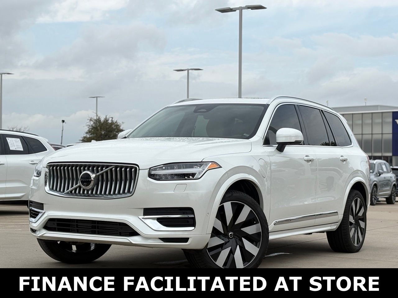 Certified 2024 Volvo XC90 T8 Plus w/ Protection Package Premier image 2