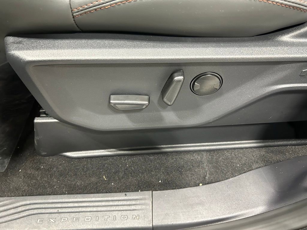 New 2025 Ford Expedition Max Active image 10