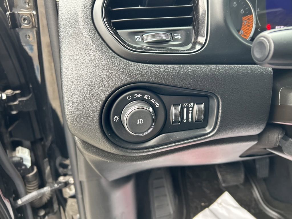 Used 2020 Jeep Renegade Altitude image 12