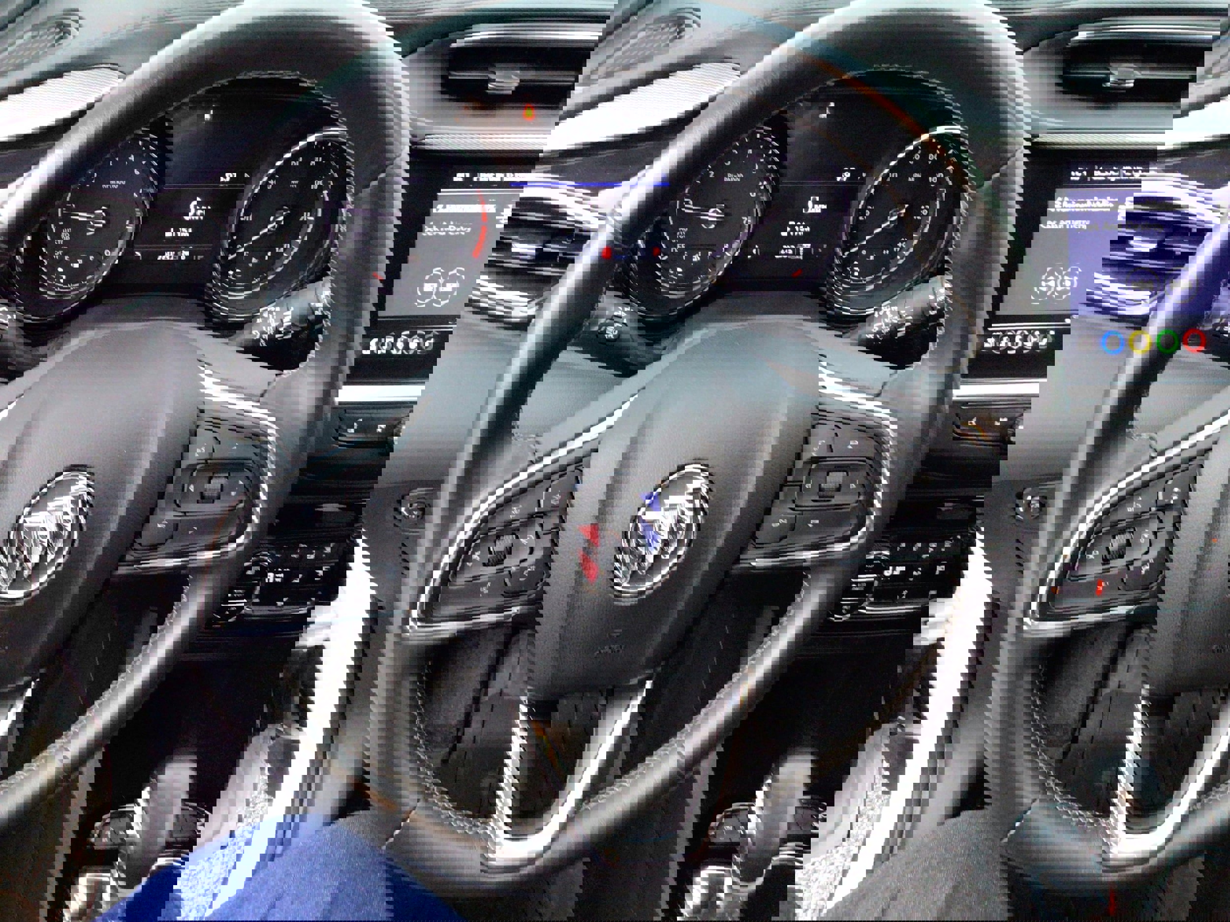 Used 2023 Buick Encore GX Essence w/ Experience Buick Package image 16