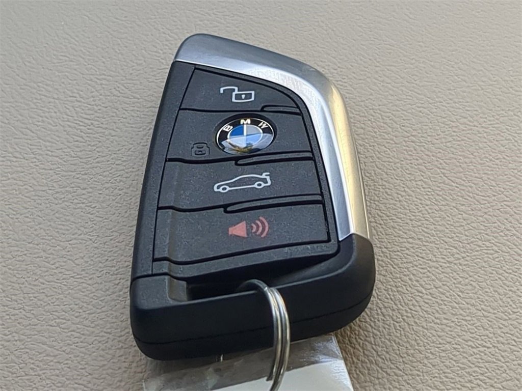 New 2026 BMW 330i 330i w/ Convenience Package image 28