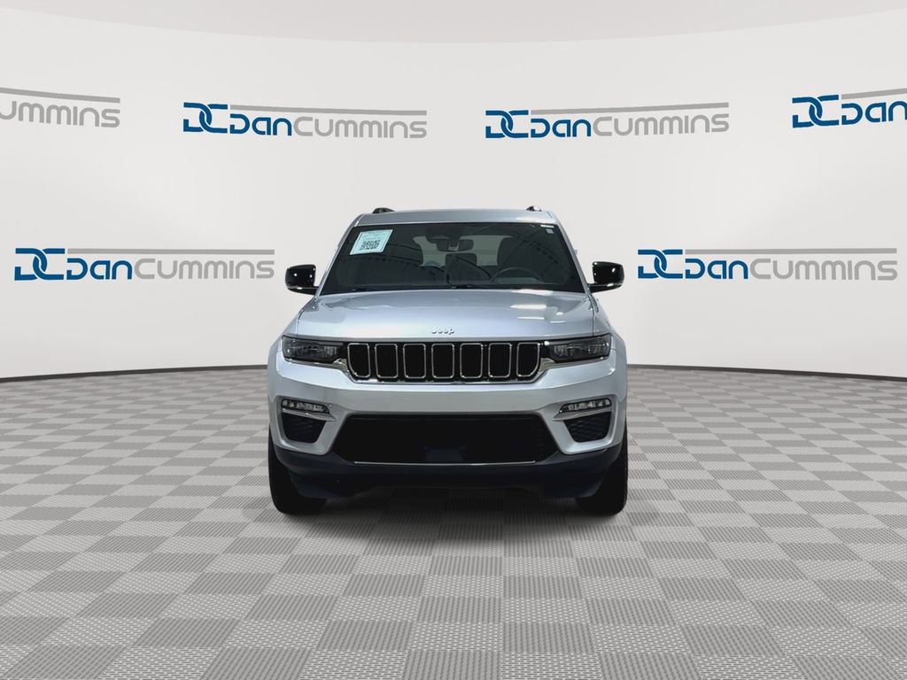 Used 2024 Jeep Grand Cherokee Limited image 3