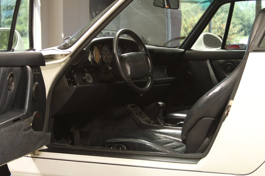 Used 1990 Porsche 911 Carrera image 2