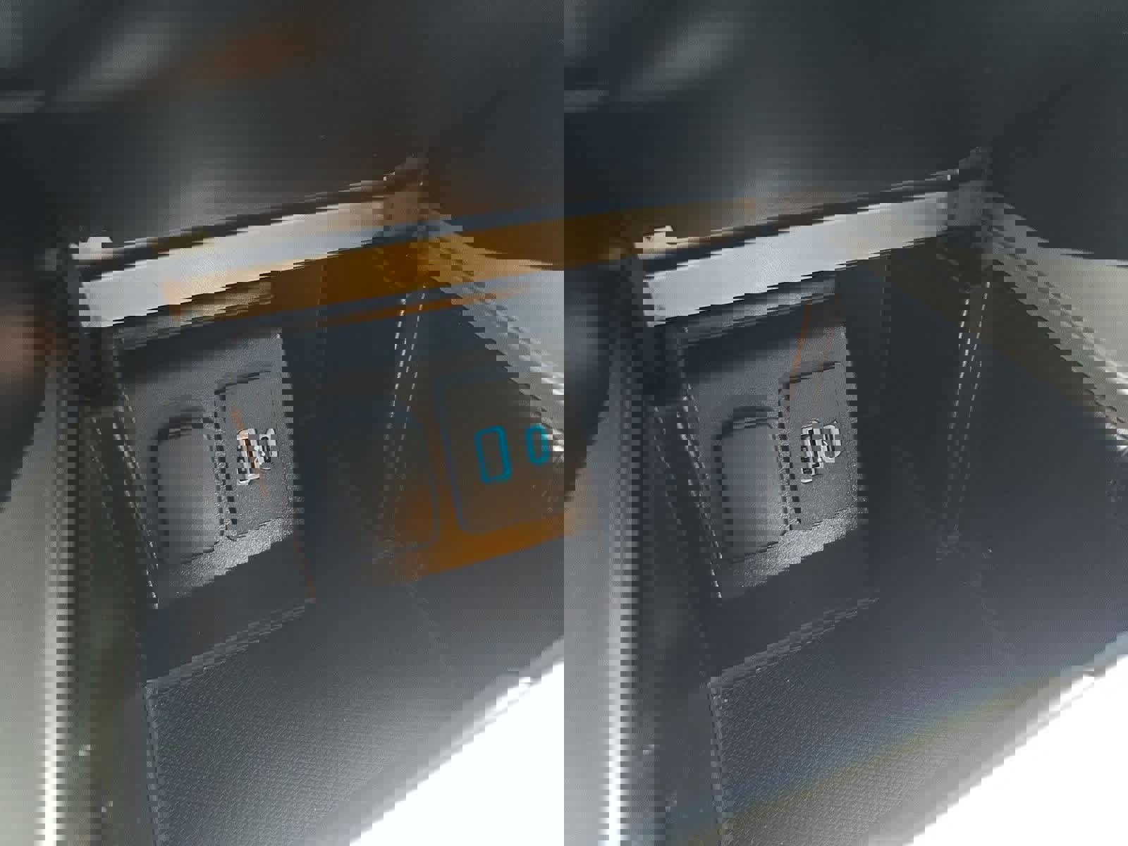 Used 2020 Ford Explorer Platinum w/ Premium Technology Package image 32