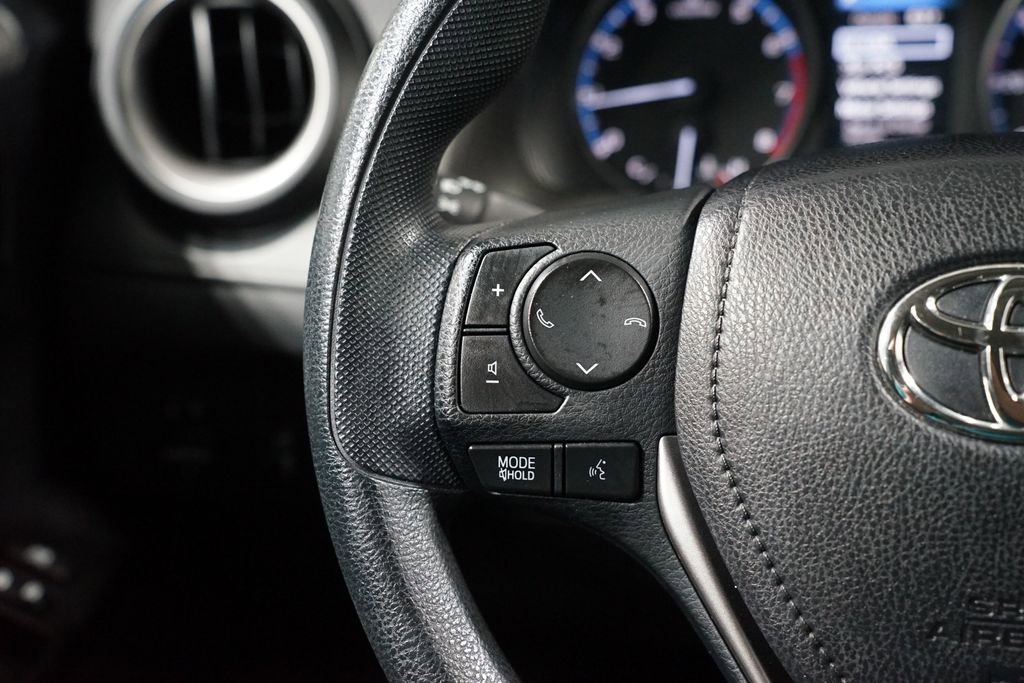 Used 2018 Toyota RAV4 LE FWD image 14
