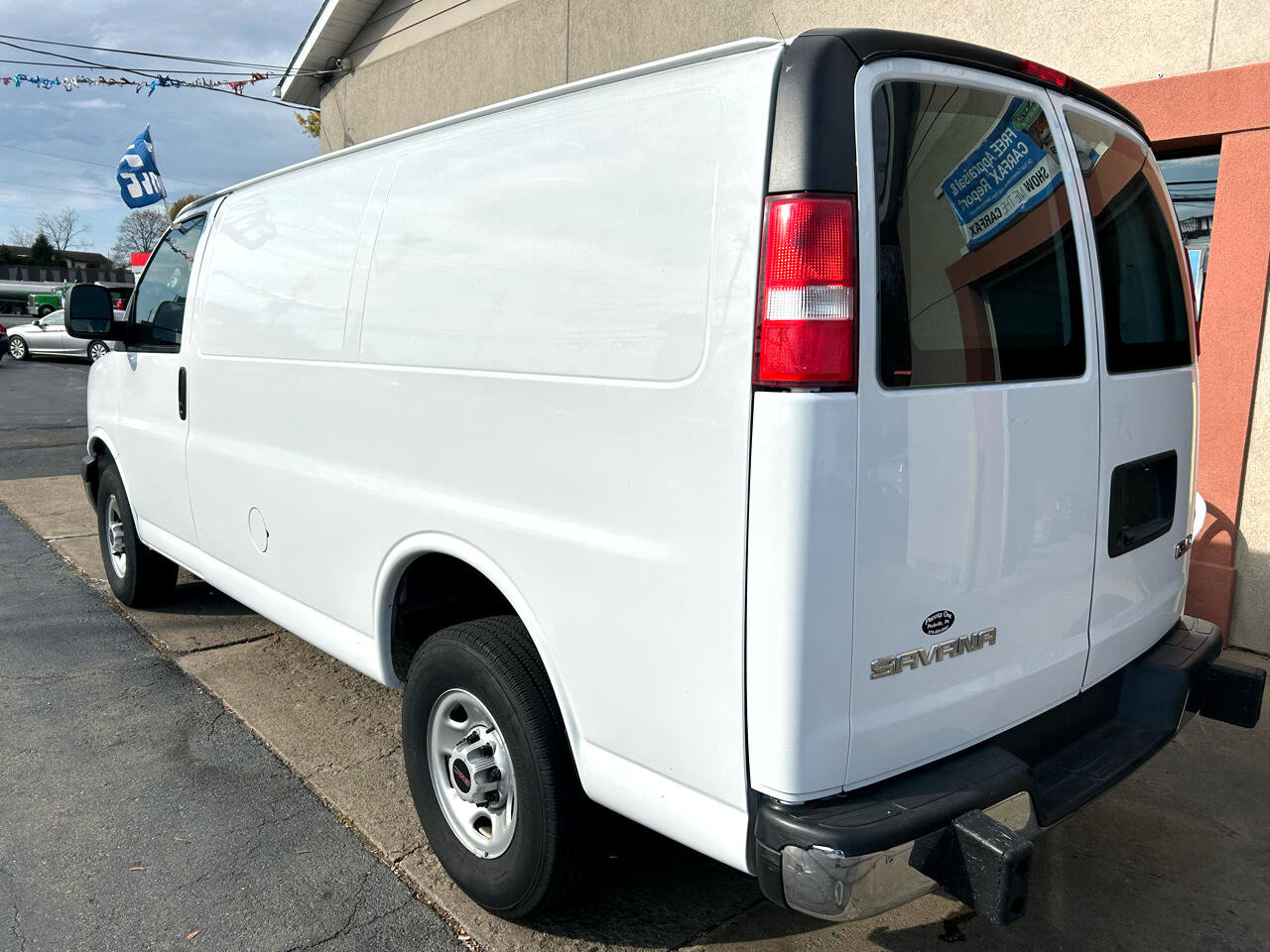 Used 2022 GMC Savana 2500 G2500 Cargo w/ Driver Convenience Package image 4