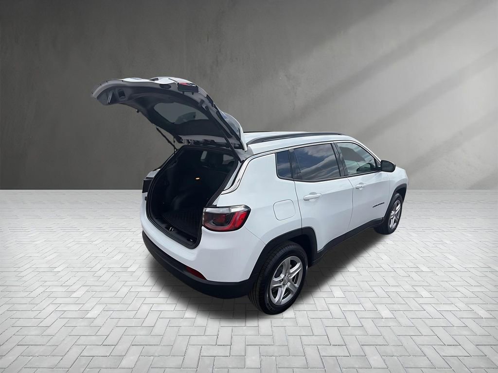 Used 2023 Jeep Compass Latitude w/ Convenience Group image 8