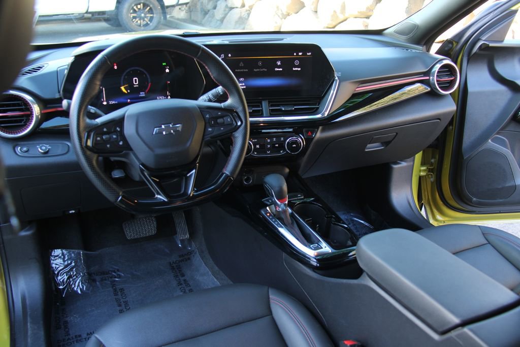 Used 2025 Chevrolet Trax RS image 21