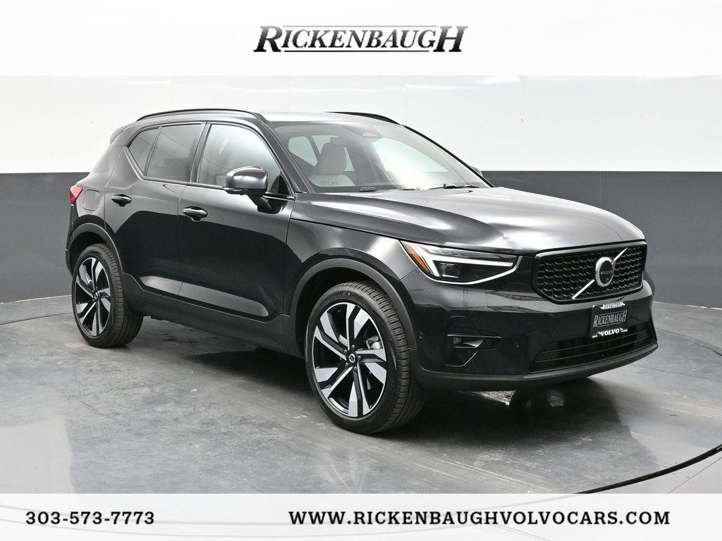 Used 2025 Volvo XC40 B5 Ultra