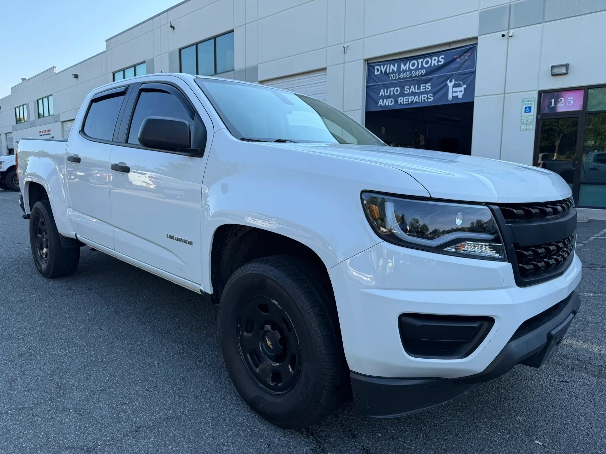 Used 2019 Chevrolet Colorado W/T RWD image 2