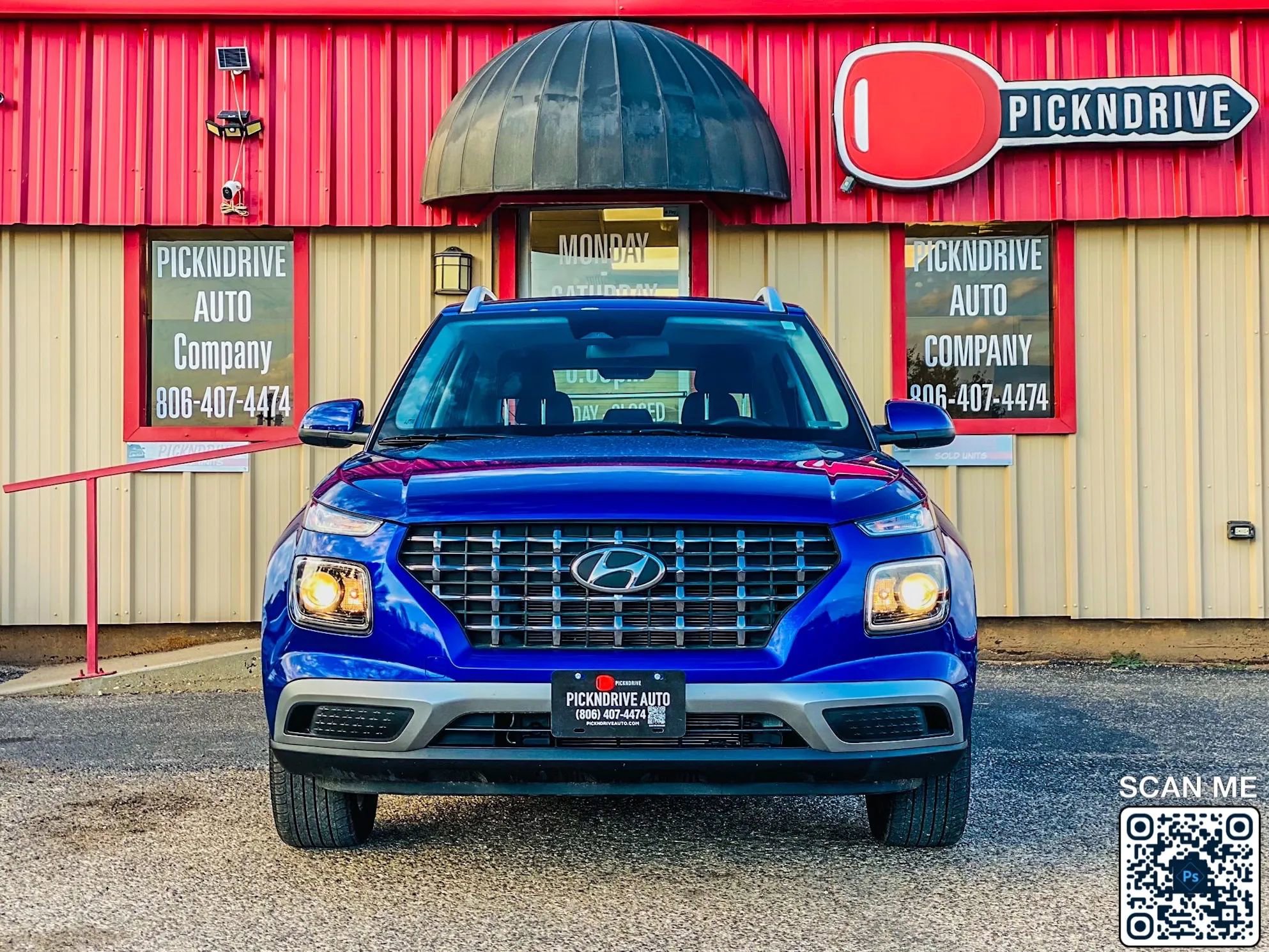 Used 2023 Hyundai Venue SEL image 3