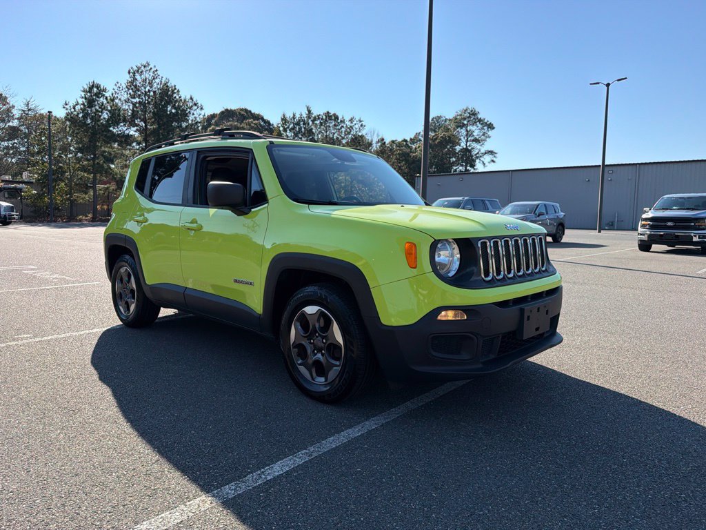 Used 2017 Jeep Renegade Sport w/ Power & Air Group FWD image 4