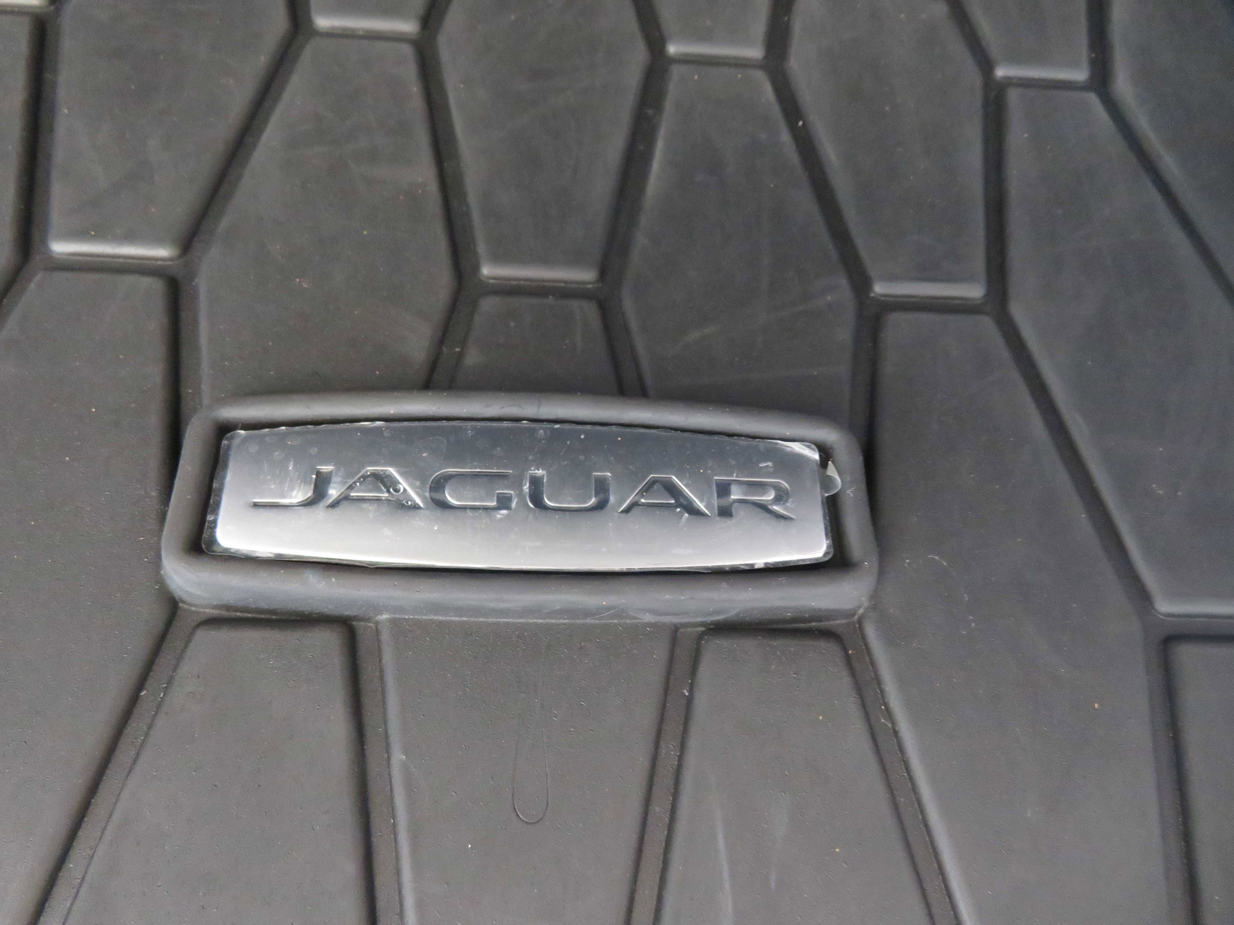 Used 2020 Jaguar E-PACE R-Dynamic SE AWD/4WD image 57