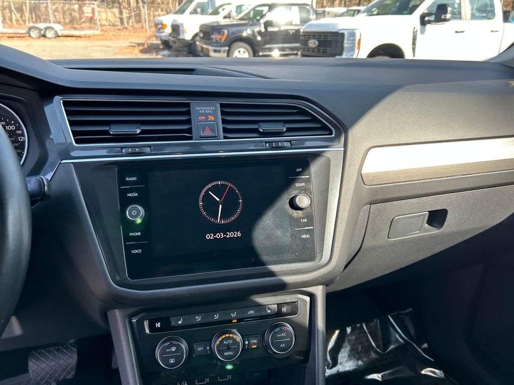 Used 2018 Volkswagen Tiguan SE image 19