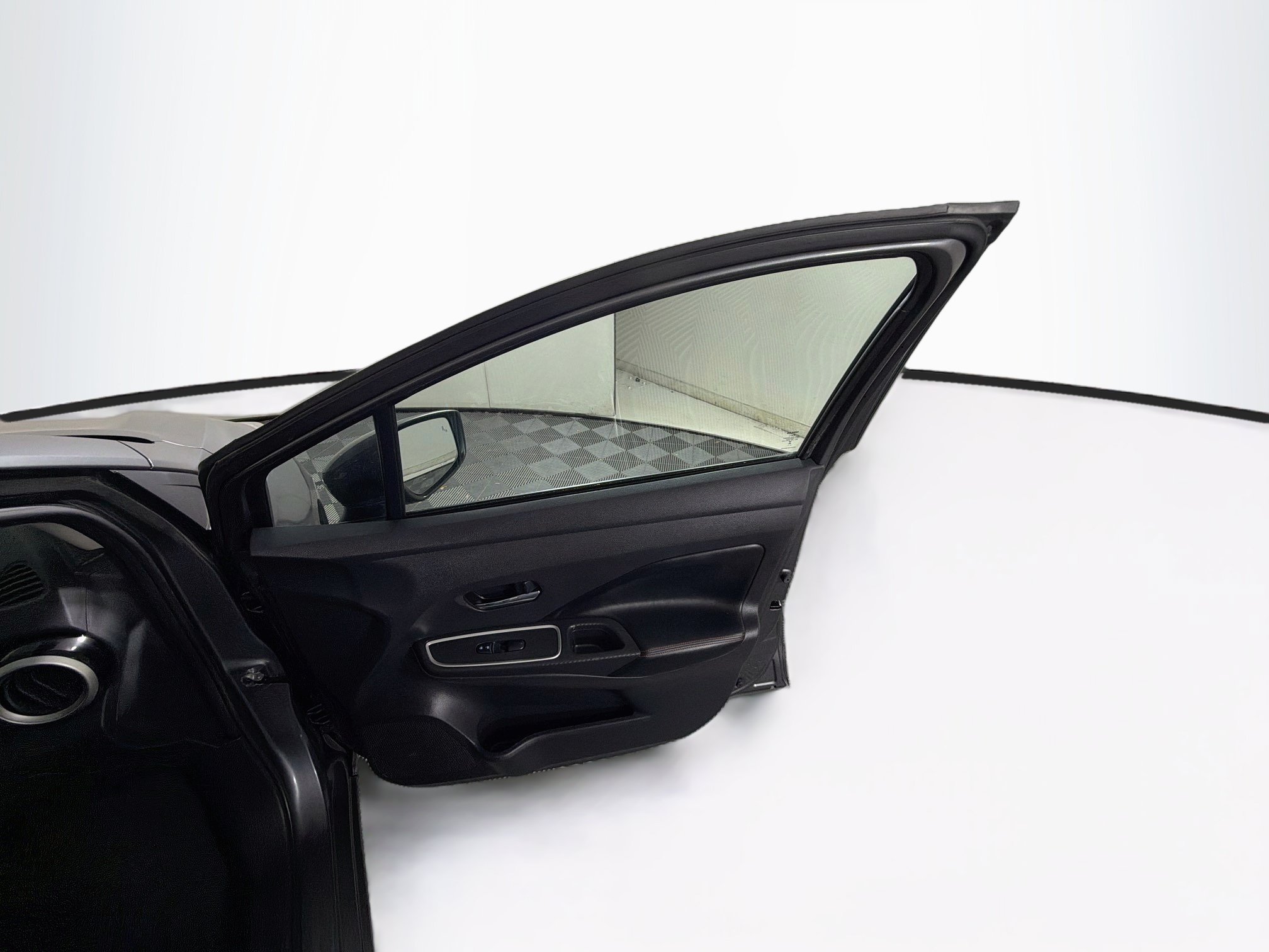 Used 2024 Nissan Versa SR FWD image 29