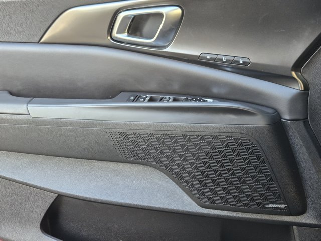 Certified 2025 Kia Carnival SX Prestige FWD image 29