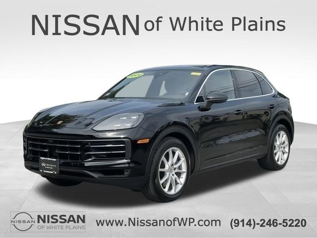 Used 2024 Porsche Cayenne AWD/4WD image 2