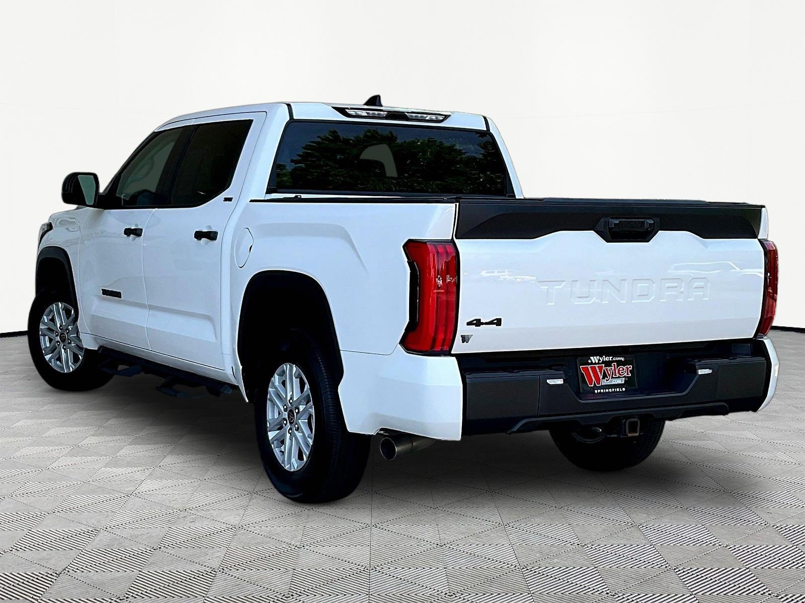 Used 2024 Toyota Tundra SR5 AWD/4WD image 4