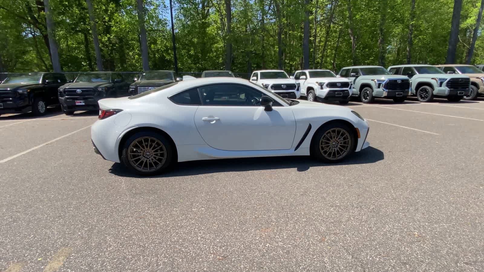 Used 2023 Toyota GR86 RWD image 9