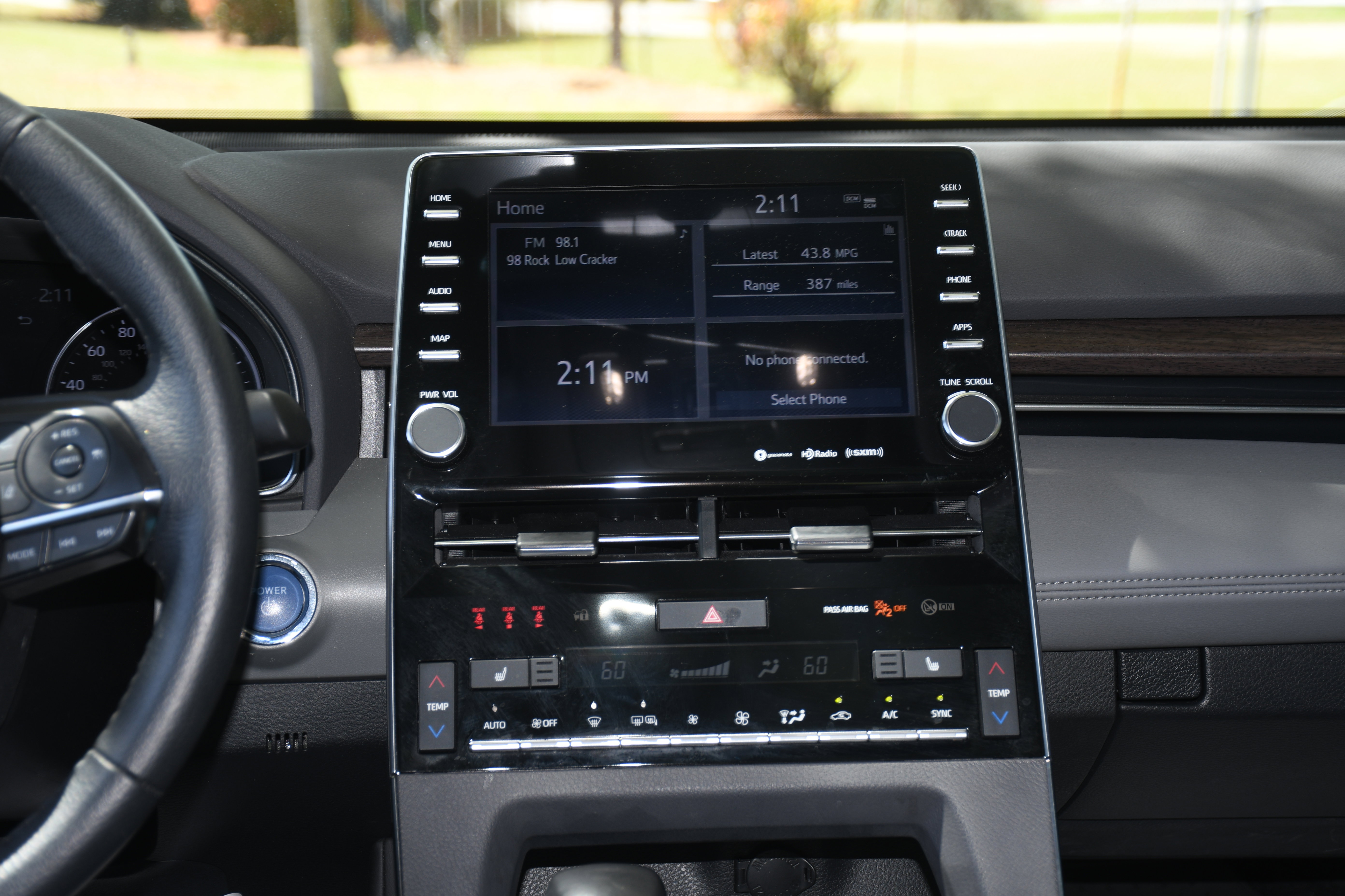 Certified 2021 Toyota Avalon XLE w/ Moonroof Package image 17