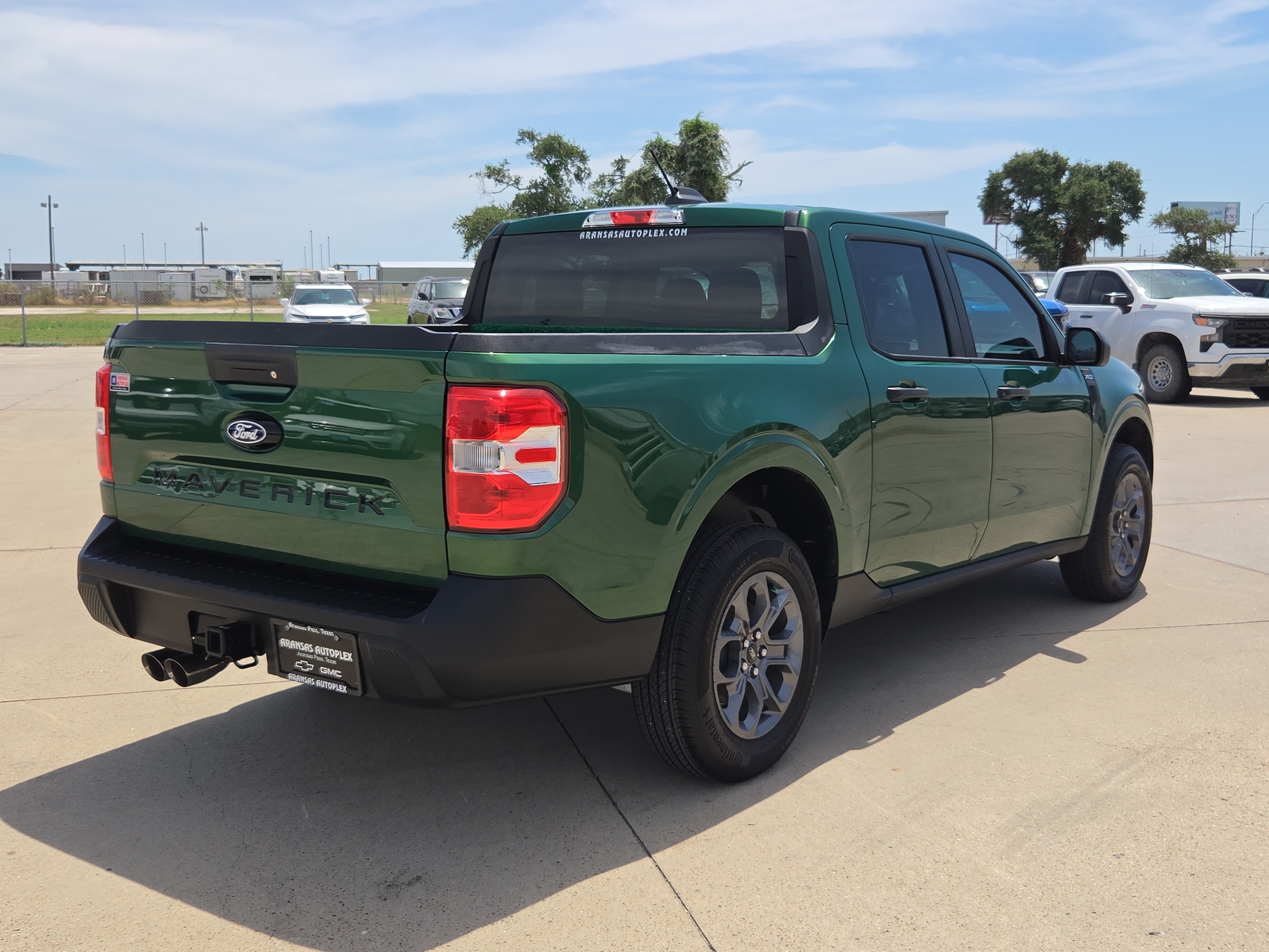 Used 2025 Ford Maverick XLT w/ Equipment Group 302A AWD/4WD image 5