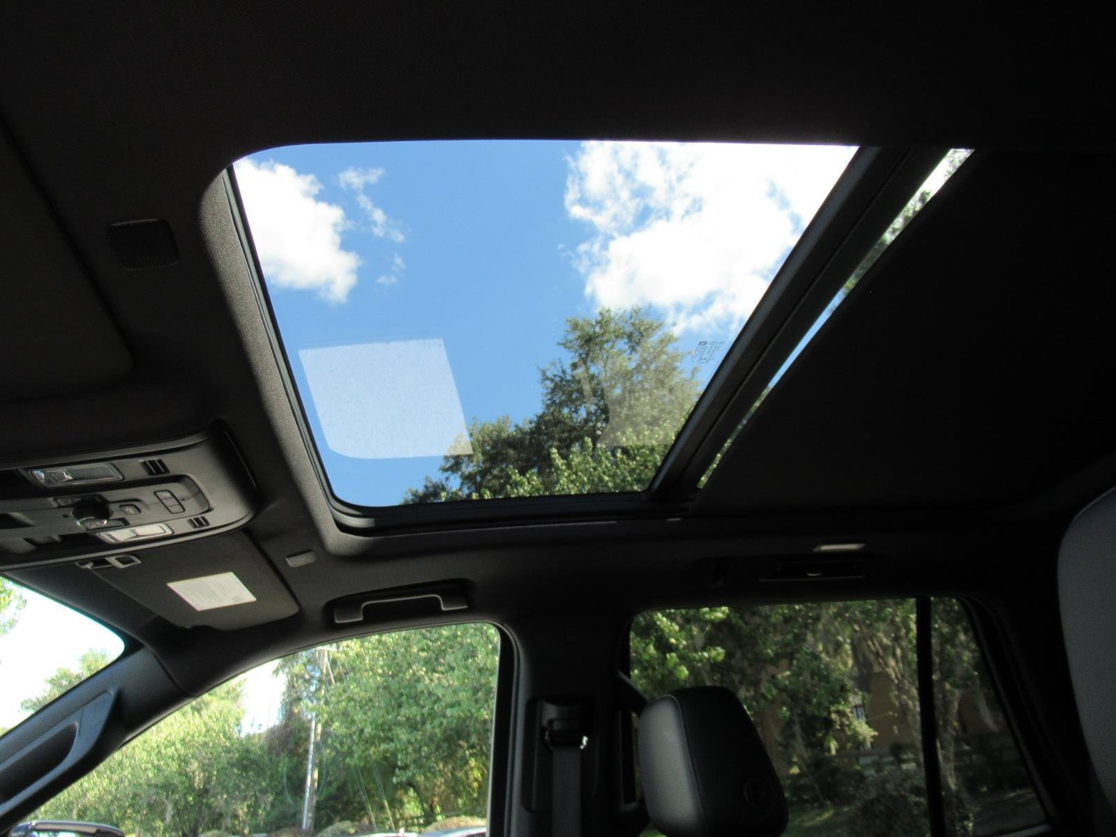 Used 2021 Chevrolet Tahoe Z71 AWD/4WD image 17