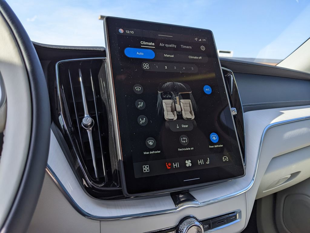 Certified 2026 Volvo XC60 B5 Ultra w/ Protection Package Premier image 17