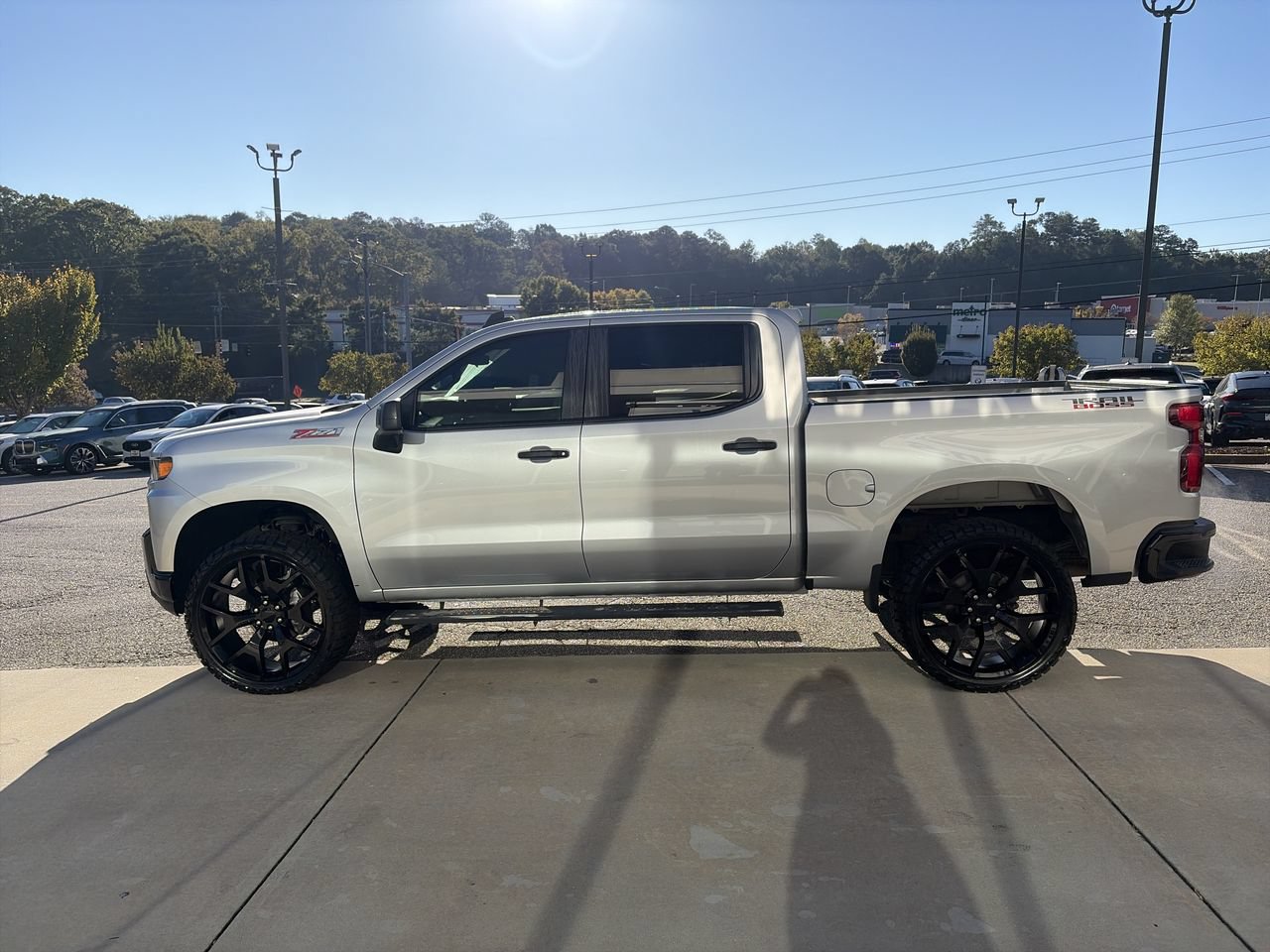Used 2021 Chevrolet Silverado 1500 Custom Trail Boss w/ LPO, Dark Essentials Package AWD/4WD image 5