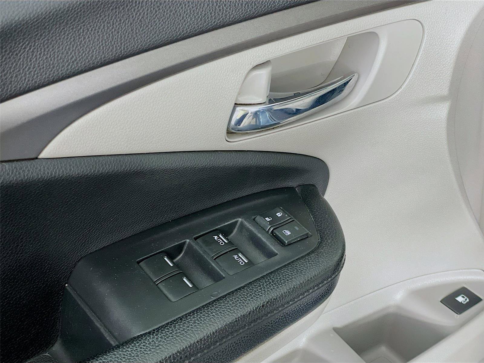 Used 2017 Honda Pilot EX image 22