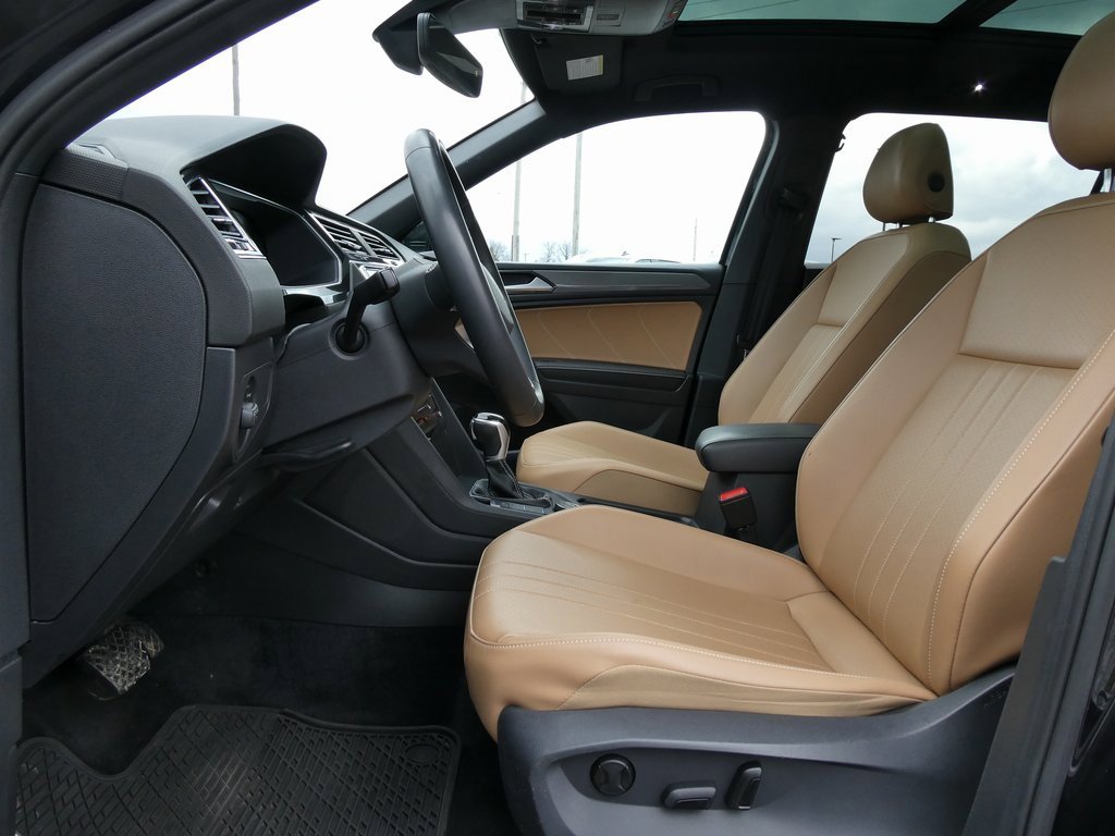 Used 2022 Volkswagen Tiguan SE w/ Panoramic Sunroof Package image 19