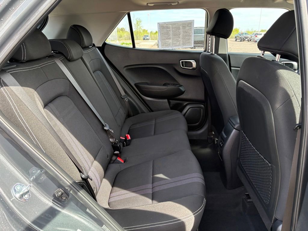 Used 2025 Hyundai Venue SEL FWD image 14