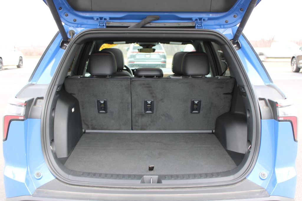 Used 2025 Chevrolet Equinox ACTIV w/ Safety and Technology Package image 17