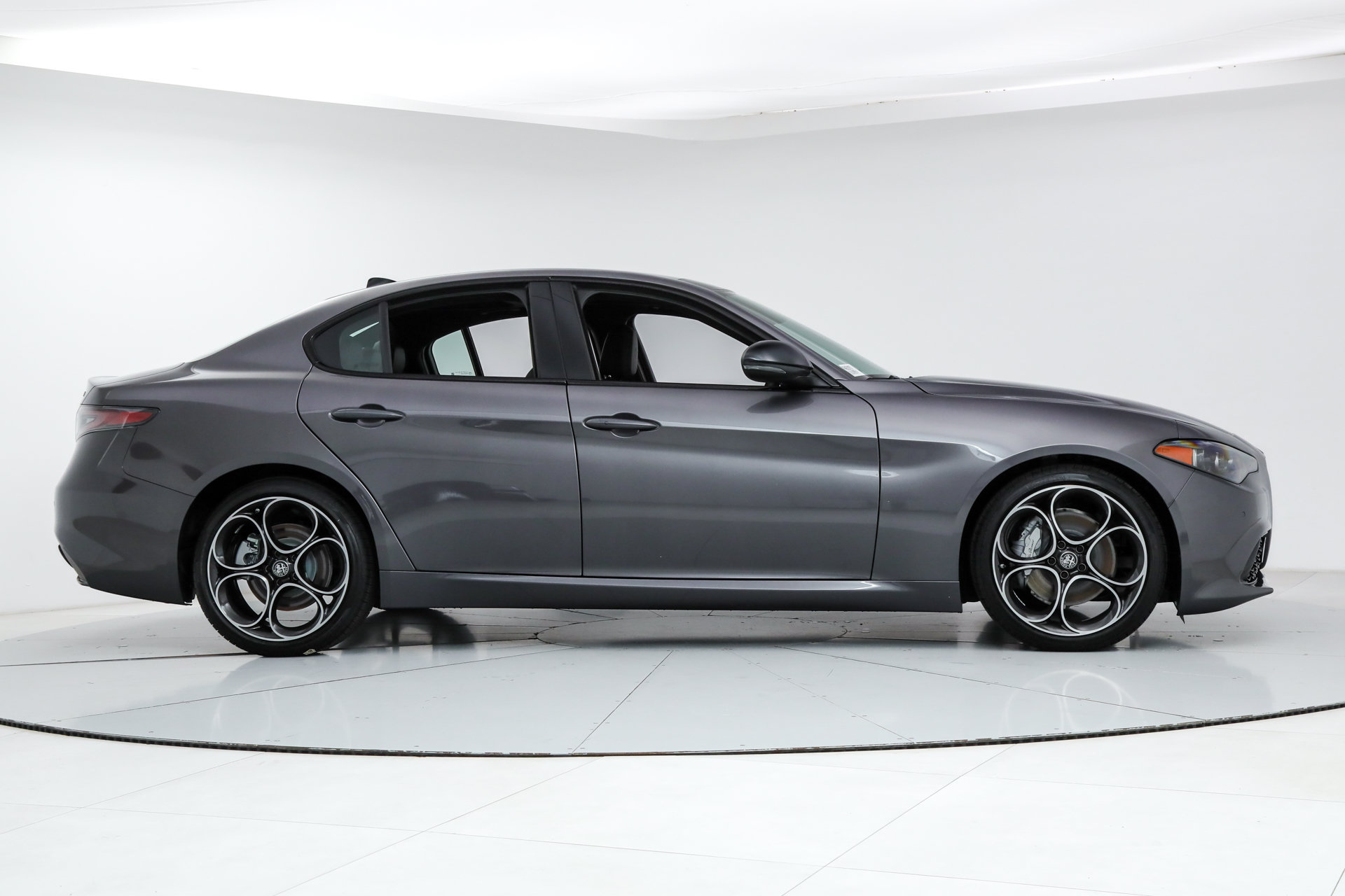 New 2025 Alfa Romeo Giulia w/ Driving Assist Package RWD image 6
