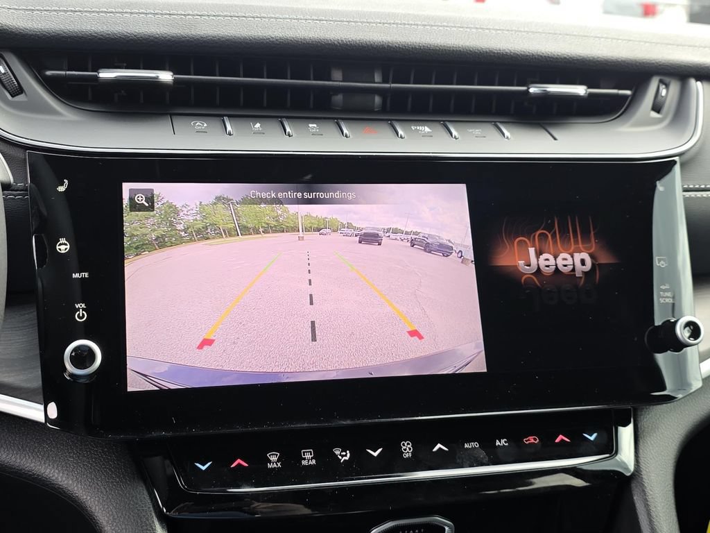 New 2026 Jeep Grand Cherokee Altitude RWD image 16