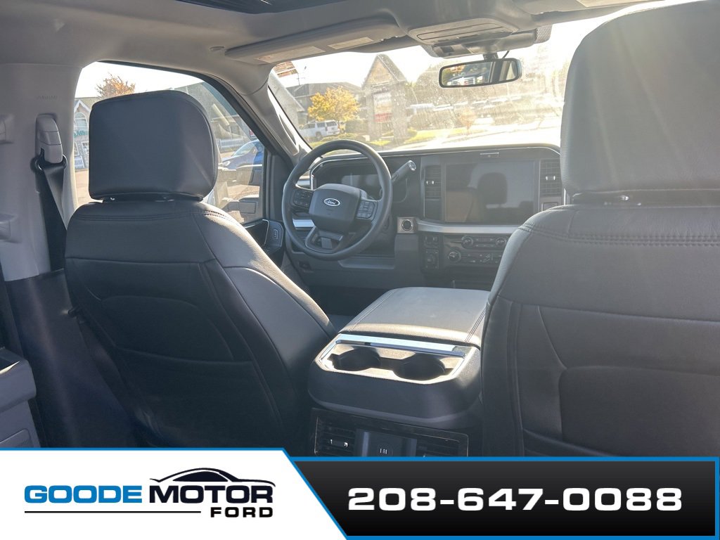 New 2025 Ford F250 XLT w/ Black Appearance Package image 15