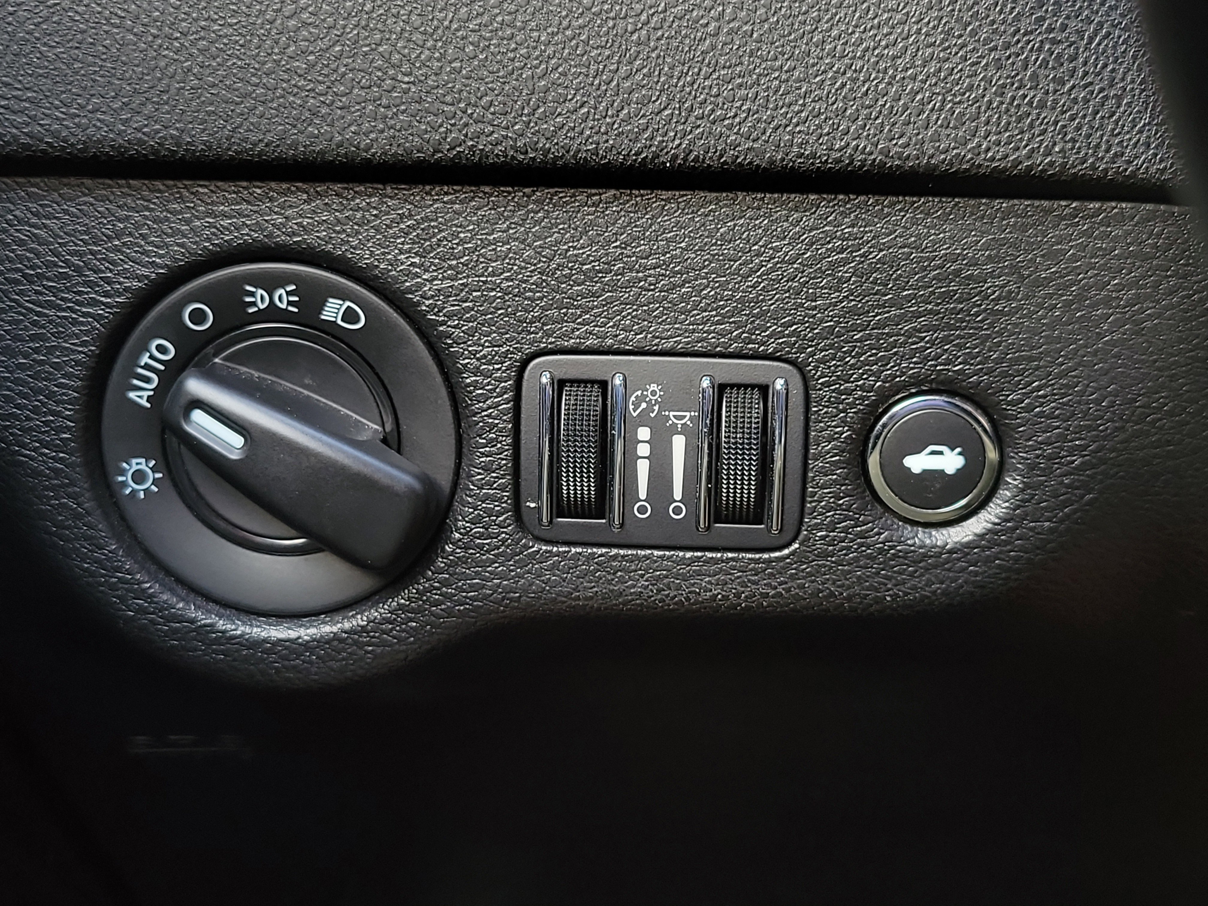 Used 2023 Dodge Charger SXT w/ Blacktop Package image 27