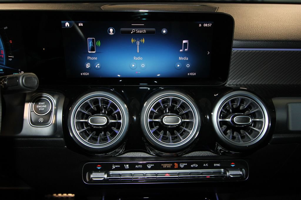 Used 2025 Mercedes-Benz GLB 35 AMG 4MATIC image 14