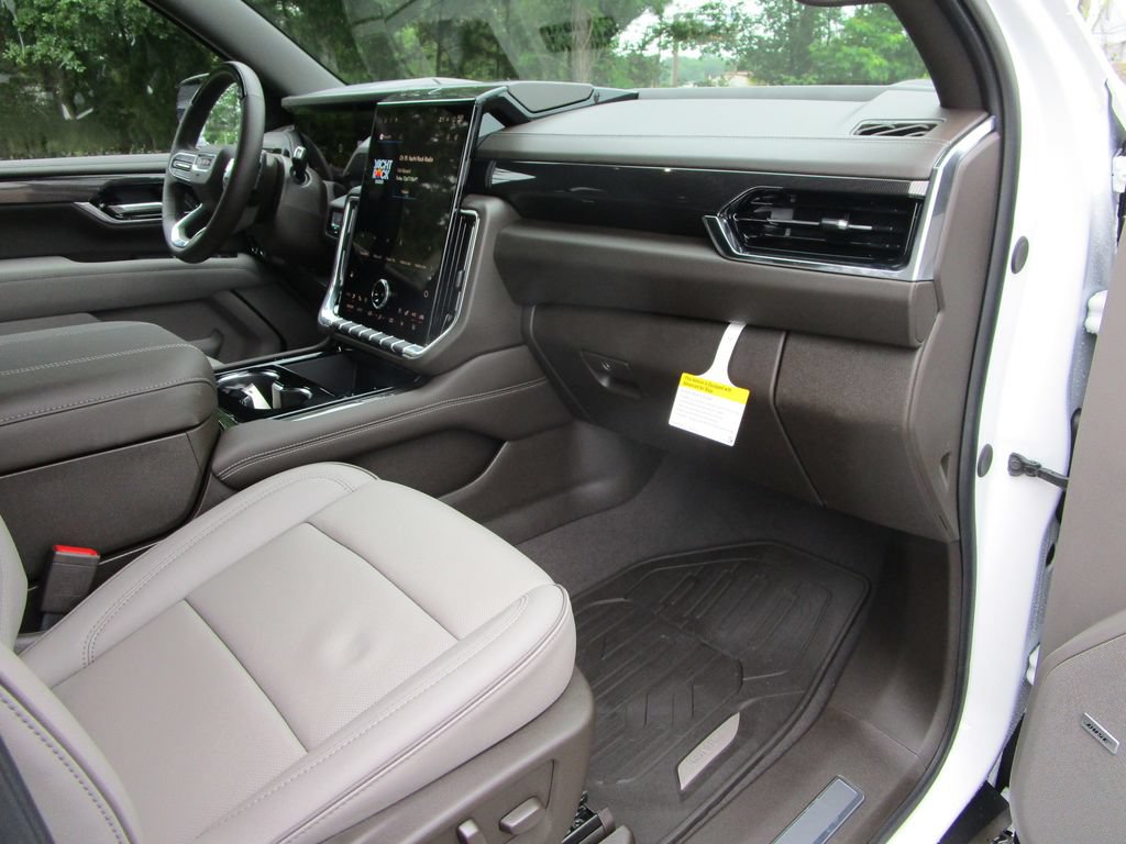 New 2026 GMC Yukon XL Elevation w/ Elevation Premium Package RWD image 33