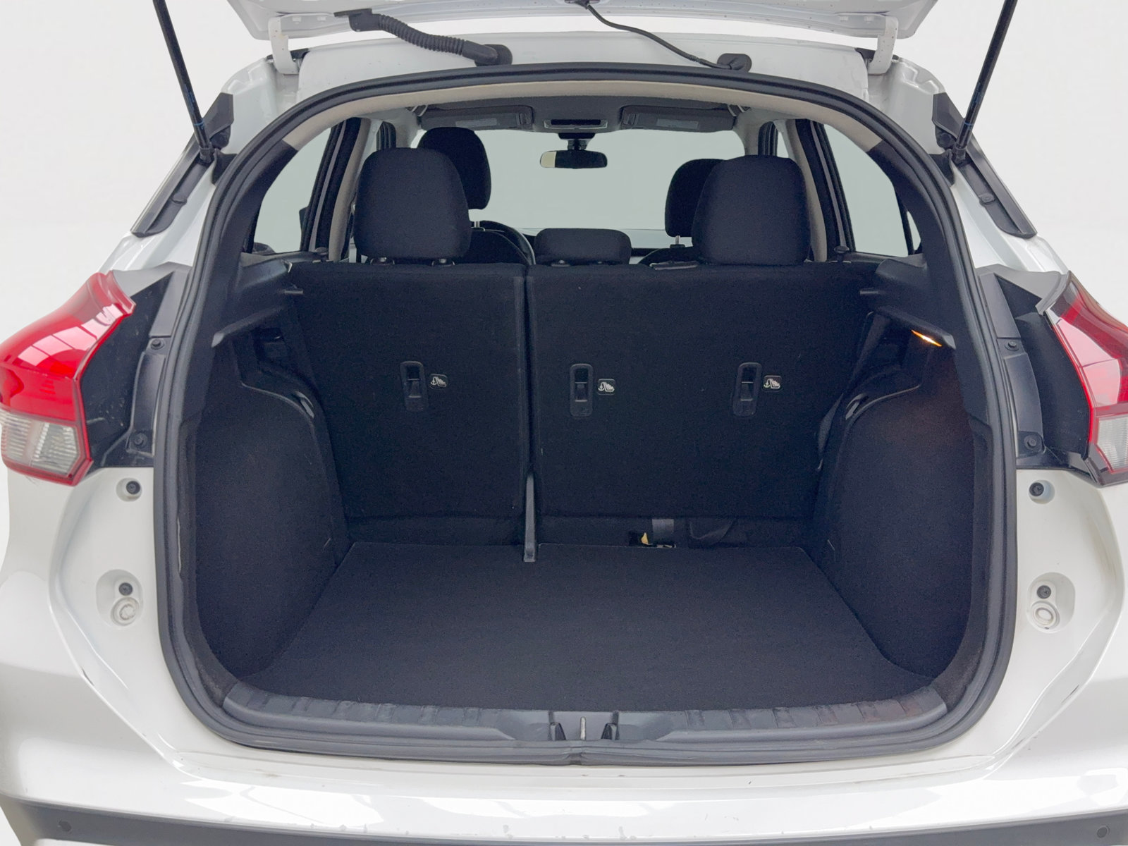 Used 2023 Nissan Kicks S FWD image 47