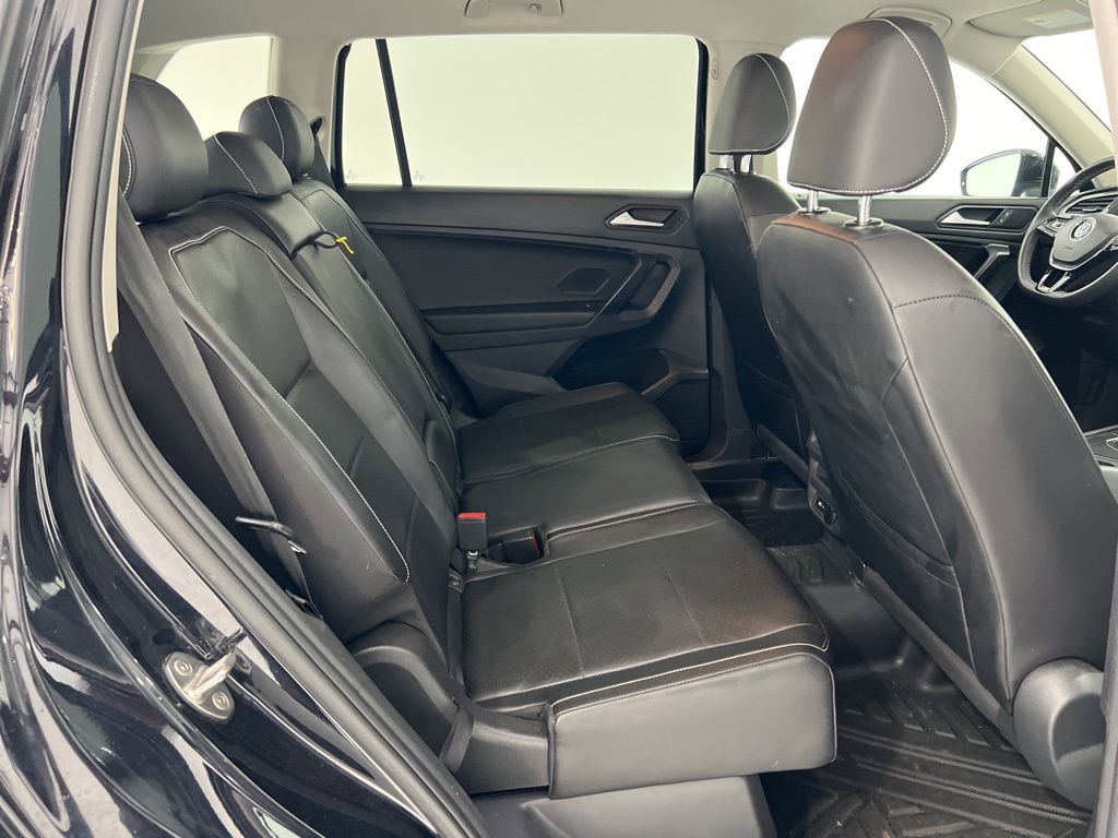 Used 2021 Volkswagen Tiguan SE FWD image 22