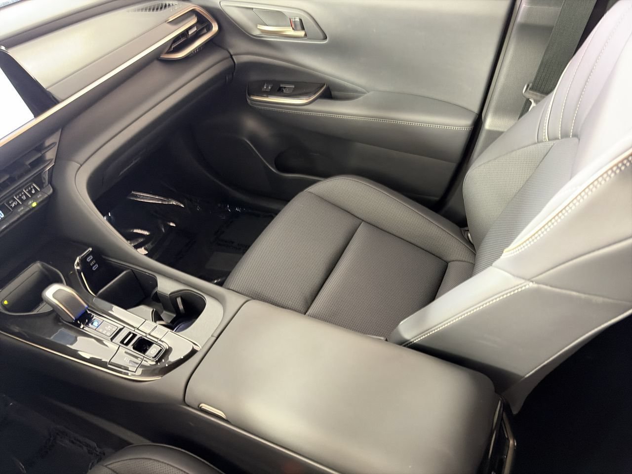 Used 2025 Toyota Crown Signia AWD/4WD image 22