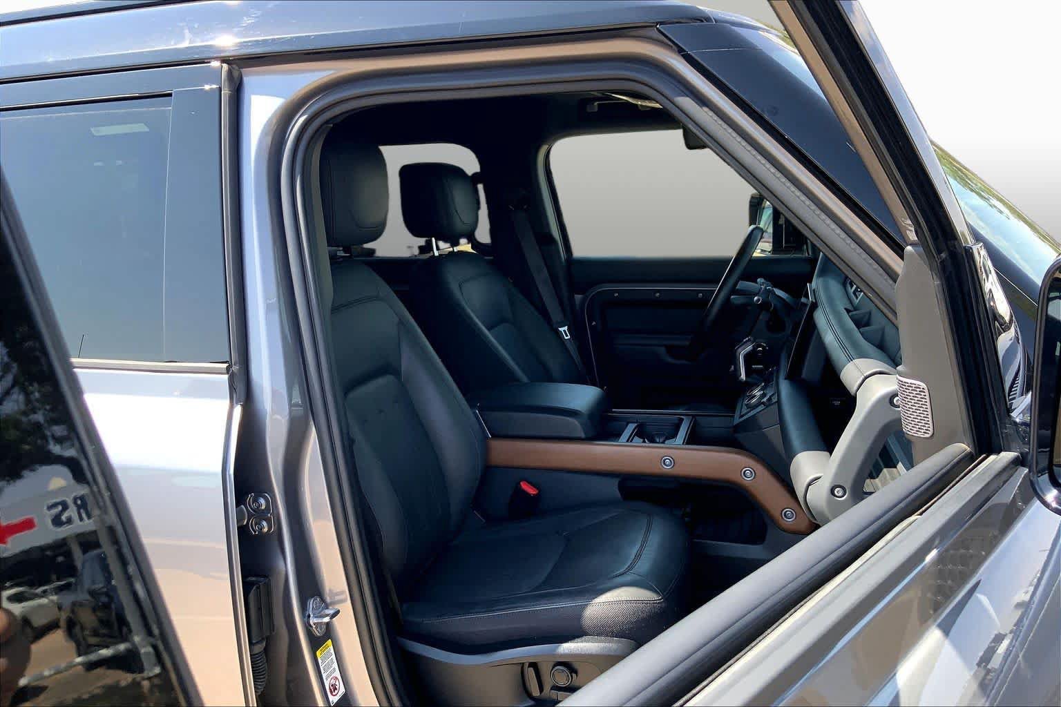 Used 2023 Land Rover Defender 110 X AWD/4WD image 9
