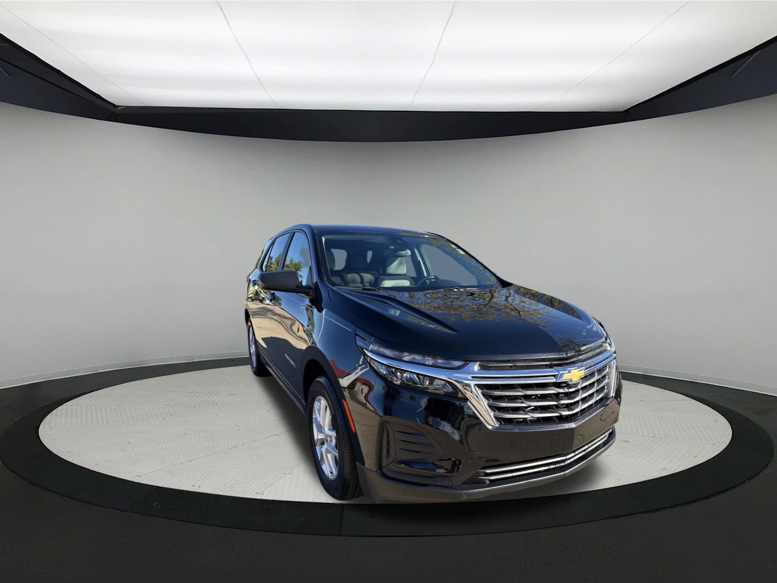 Used 2024 Chevrolet Equinox LS w/ LS Convenience Package FWD image 1