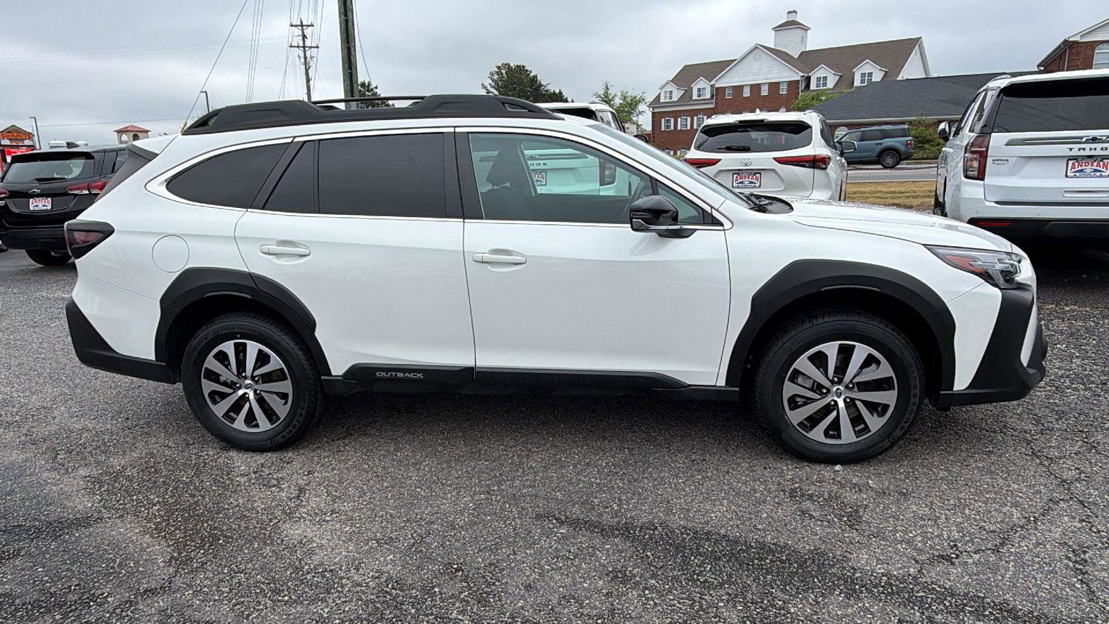 Used 2024 Subaru Outback Premium AWD/4WD image 4