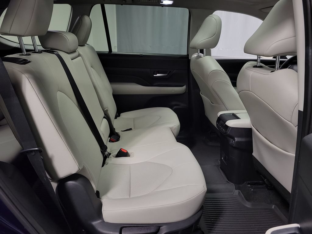 Used 2024 Toyota Grand Highlander AWD image 27